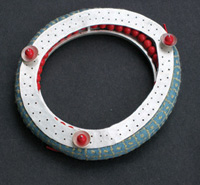 Yuki Sasakura, contemporary jewellery, member at Flux Studios, bangle