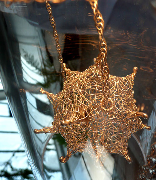 Flux studios offers classes and courses in jewellery making in London.